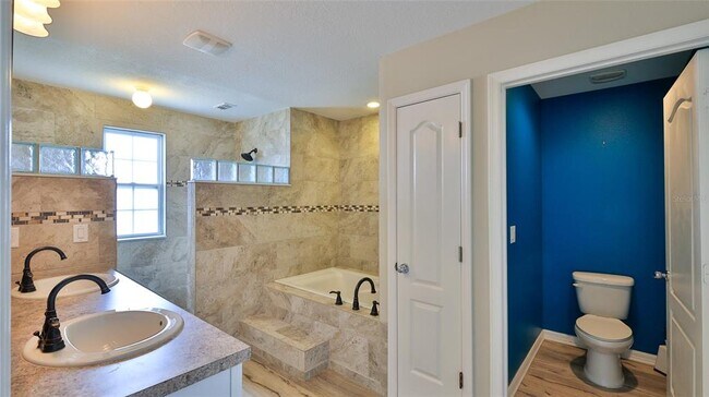 Building Photo - 441 White Coral Ln