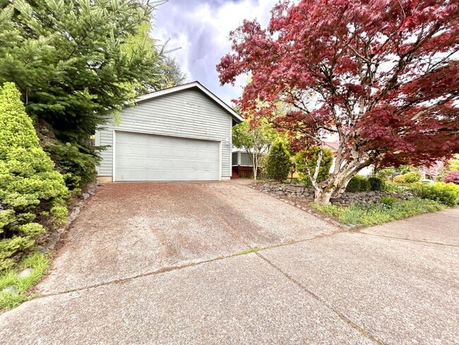 Building Photo - Serene 3 Bed, 2 Bath Gem!