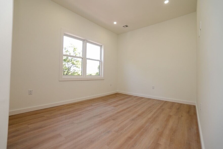 Building Photo - 776 Bergen St