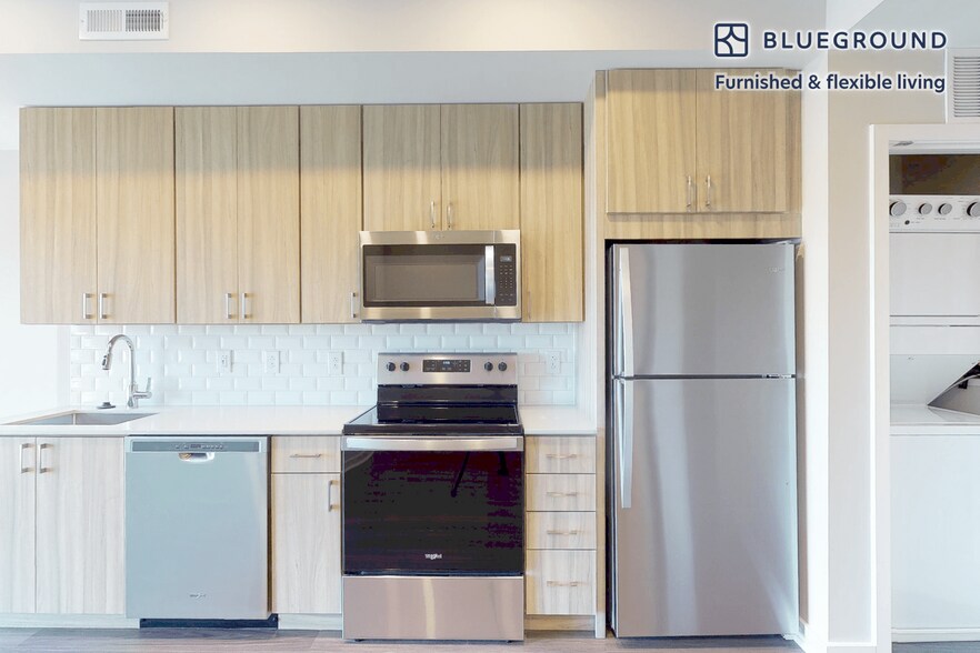 Building Photo - 555 President St