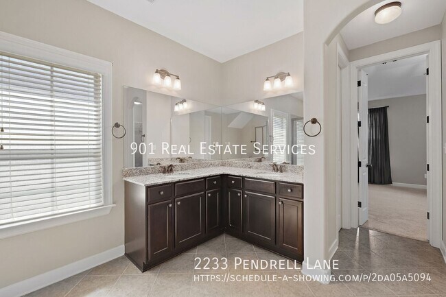 Building Photo - 2233 Pendrell Ln
