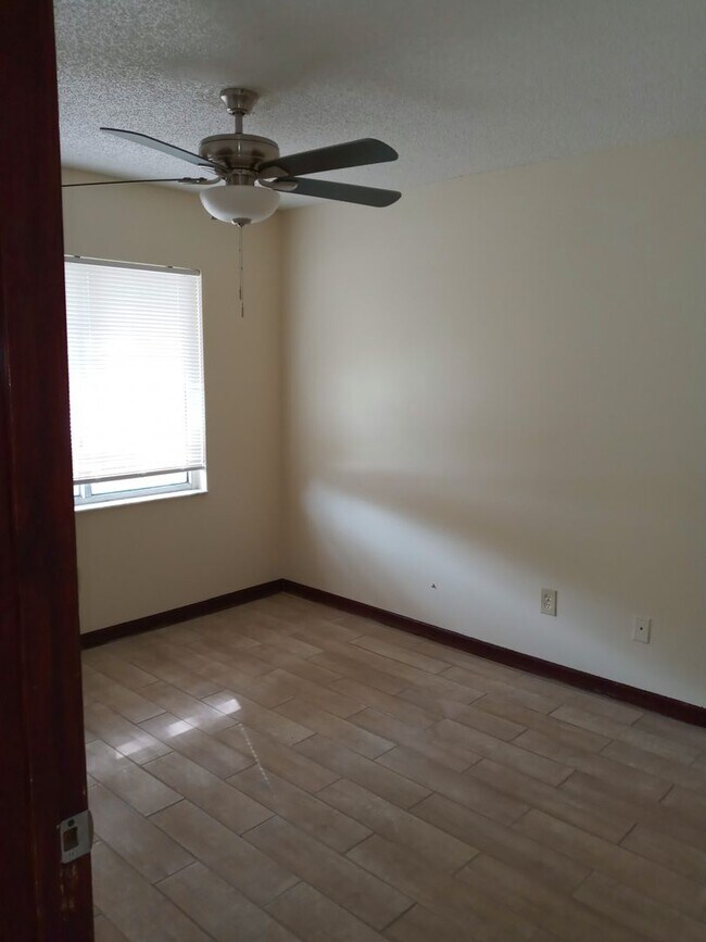 Building Photo - 2 bedroom 2 bath UCF area