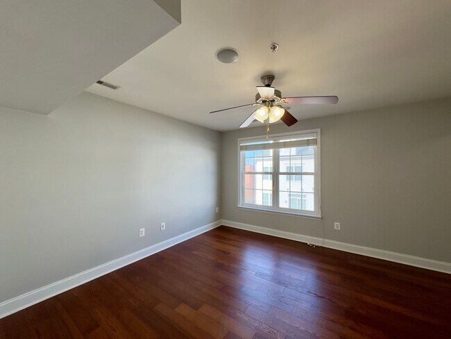 Building Photo - Charming 4 Bedroom/3.5 Bathroom Townhome with In-Unit Laundry in Pigtown, Baltimore, MD!