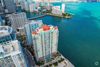 Building Photo - 1155 Brickell Bay Dr