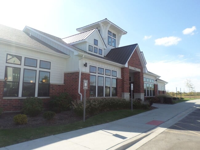 Building Photo - 6935 70th Ct