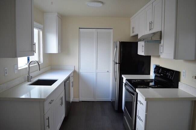 Building Photo - 9724 6th Ave NW