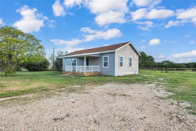 Building Photo - 51 Private Rd 901