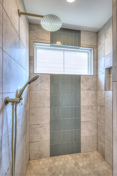 Building Photo - 312 Duke St