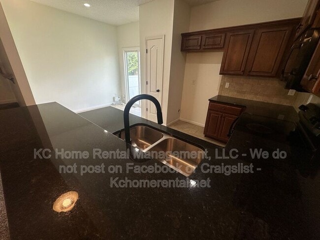 Building Photo - 12744 New Jersey Ct