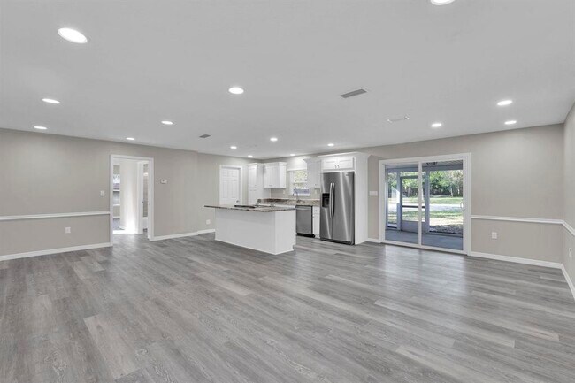 Building Photo - 855 S Holmes Blvd