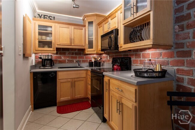 Building Photo - 760 E Campus Rd