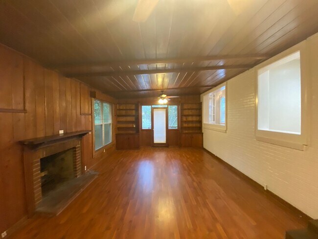Building Photo - 948 Alachua Ave