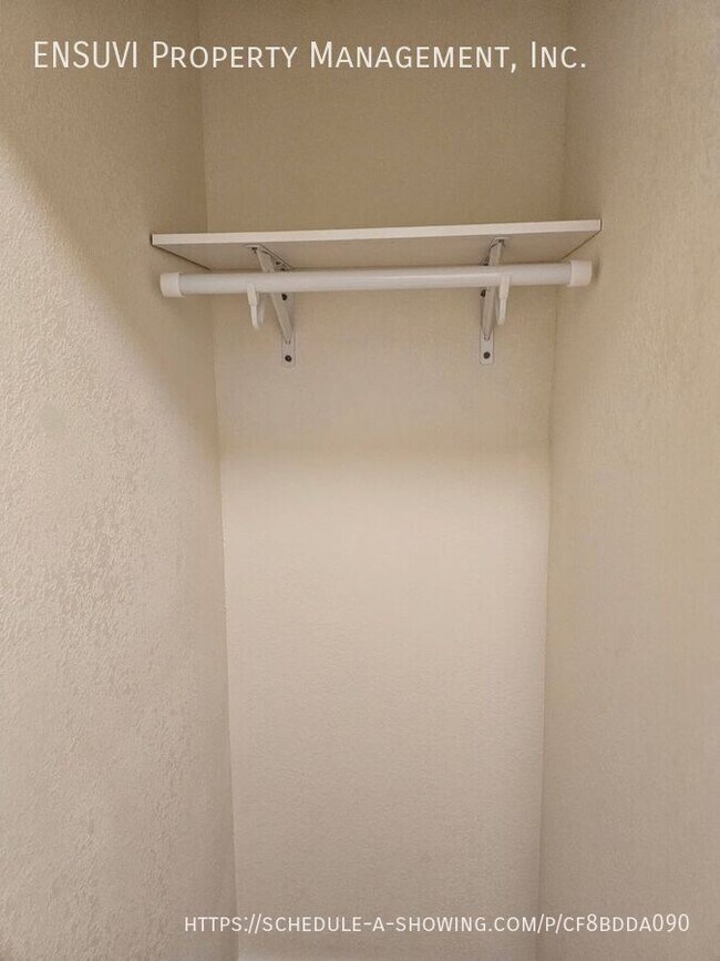 Building Photo - 1018 Spindle Palm Way