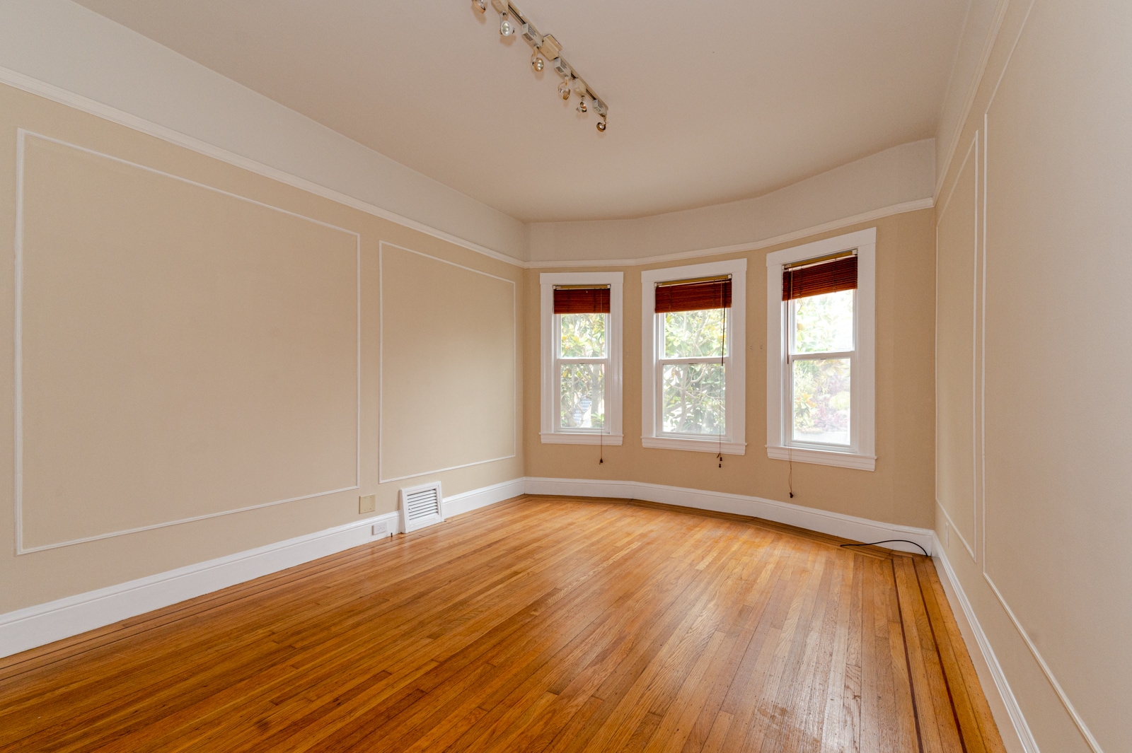 Building Photo - 149 Joost Ave