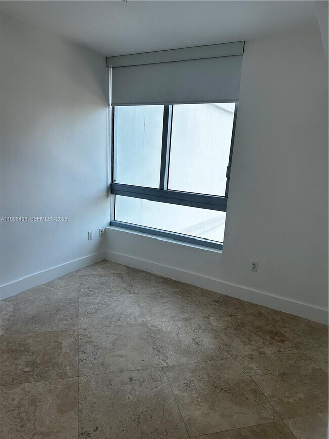 Building Photo - 350 S Miami Ave