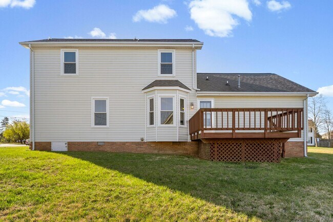 Building Photo - 501 Eysian Rd