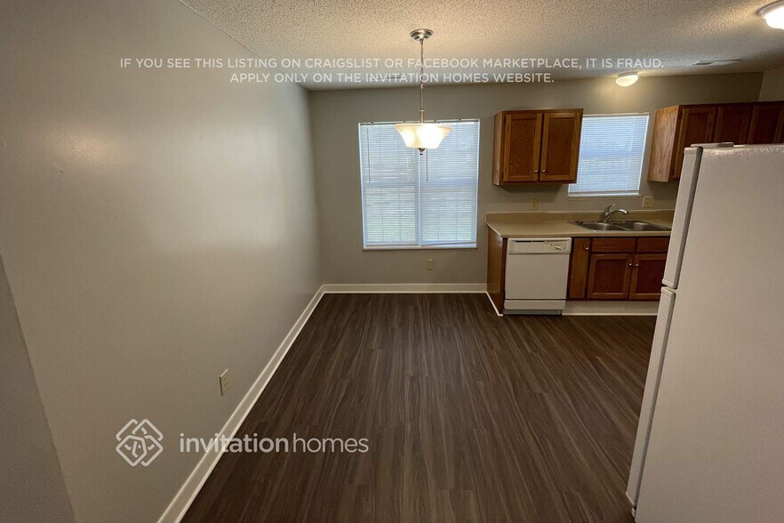 Building Photo - 1409 Ridgewood Dr