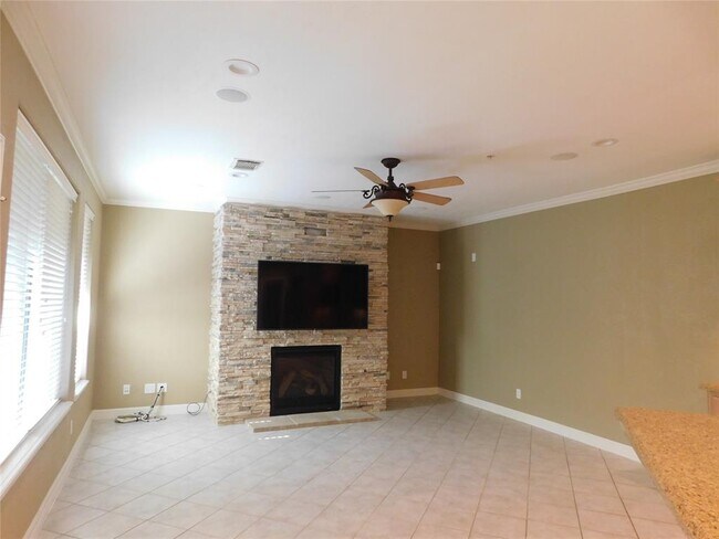 Building Photo - 4333 Lake Run Dr