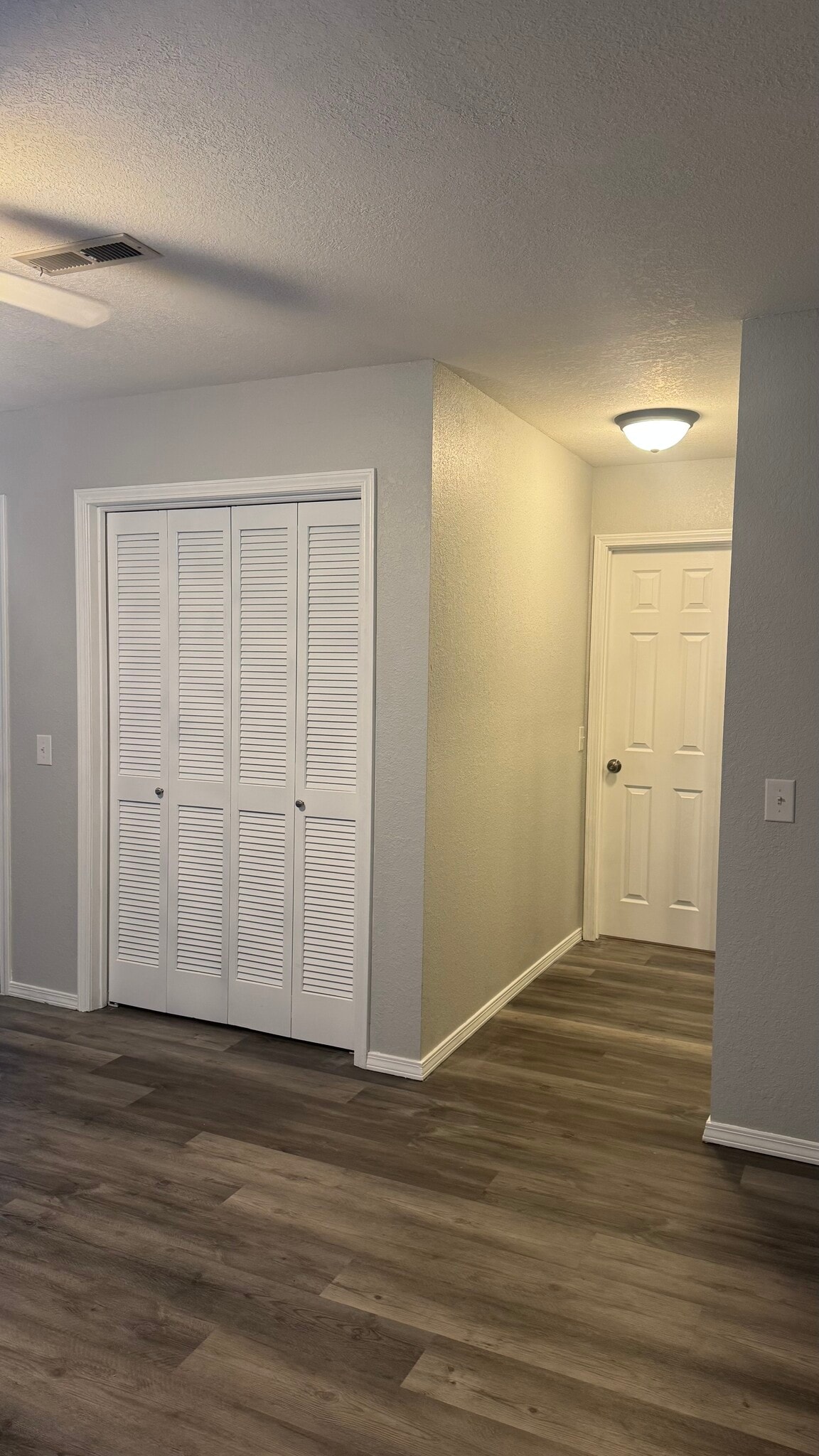 Master Bedroom - 24 Melinda Ln