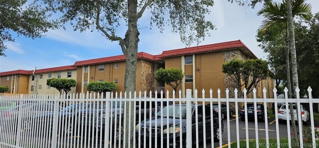 Building Photo - 4655 Palm Ave