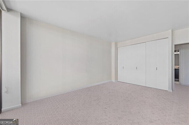 Building Photo - 2575 Peachtree Rd NE