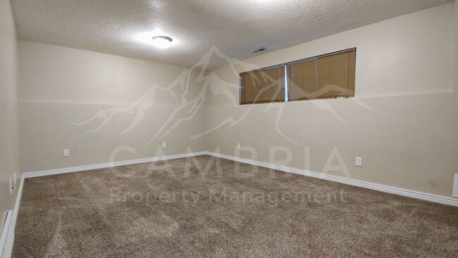 Building Photo - Lovely 4 BR Home in West Valley