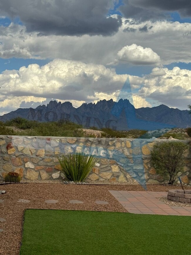 Building Photo - Charming 3-bedroom, 2-bathroom w/ views!