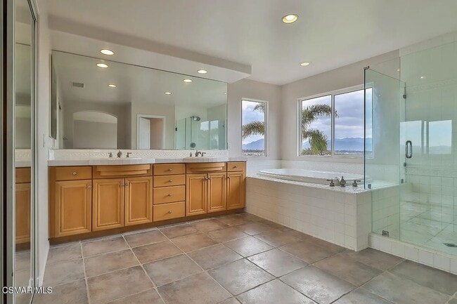 Building Photo - Location and Views!