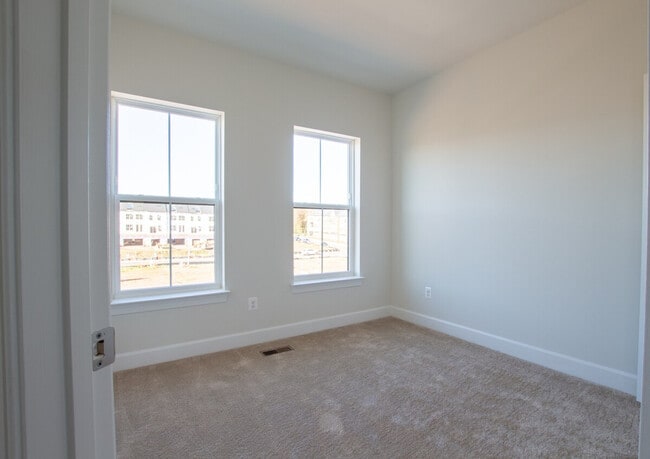 Building Photo - 5227 Ridgeview Retreat Dr