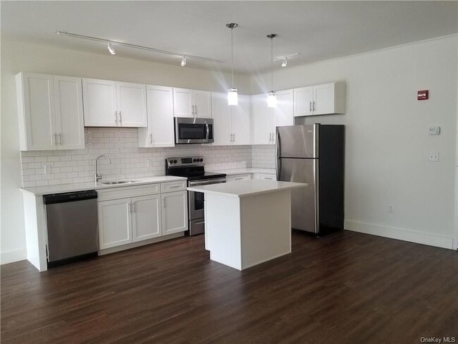 Building Photo - 35 van Nydeck Avenue Unit 306