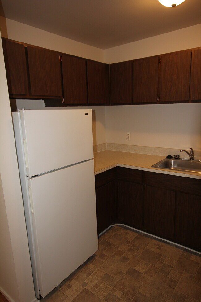 Kitchen - 227 Twelve Mile Rd