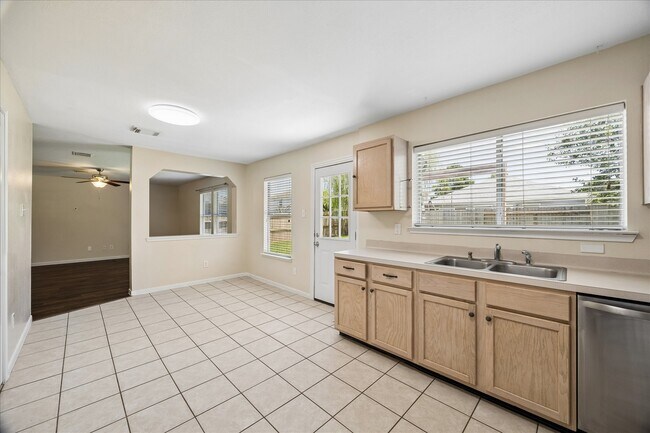 Building Photo - 21914 Willow Downs Dr