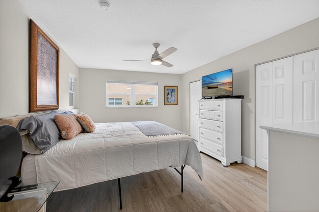 Building Photo - 2950 SE Ocean Blvd