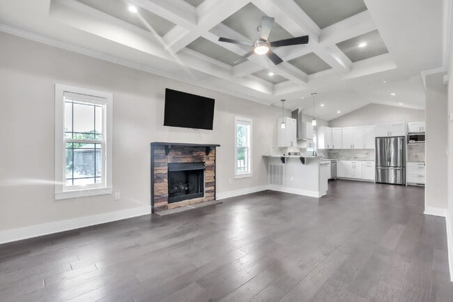 Building Photo - Stunning 3-Bedroom, 2-Bathroom Home Featuring Open-Concept Luxury Living $2150/mo rent