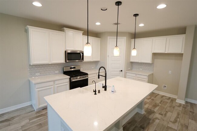 Building Photo - 25907 Rose Frost Ct