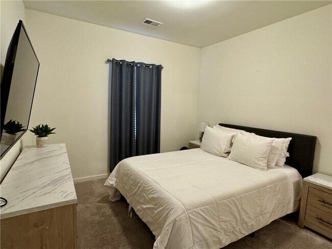 Building Photo - 152 Andria Wy NW