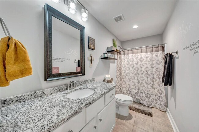 Building Photo - Beautiful 4BR/2.5BA  Full Brick Home in Co...