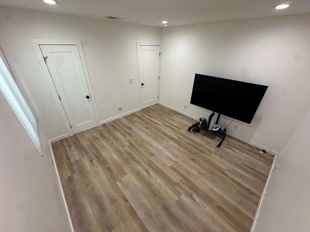 Building Photo - 3905 Gaviota Ave
