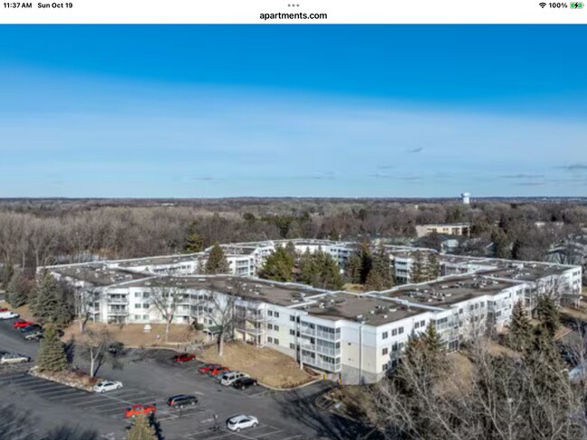 Entire Complex - 122 Demont Avenue East