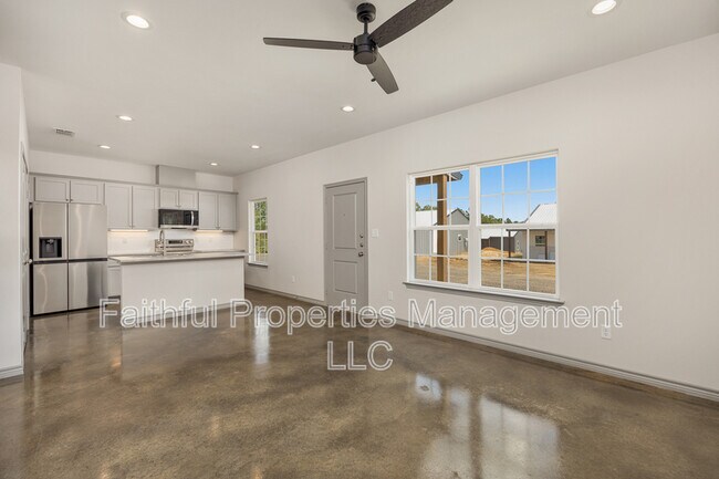 Building Photo - 21579 County Rd 2138