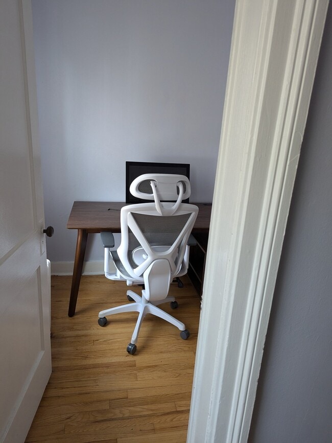 Building Photo - 24 Cortland Pl