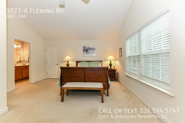 Building Photo - 1923 Fleming Rd