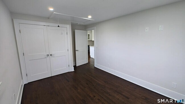 Building Photo - Poe Ct