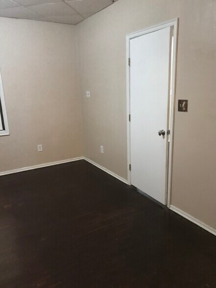 Bedroom # 1 - 2107 Briggs St