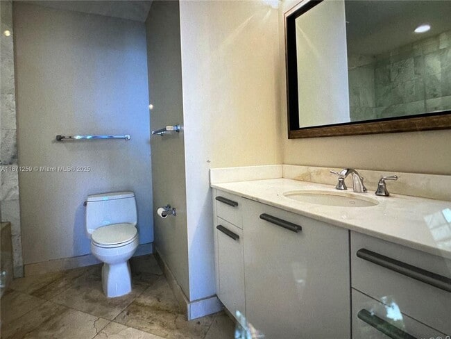 Building Photo - 1060 Brickell Ave