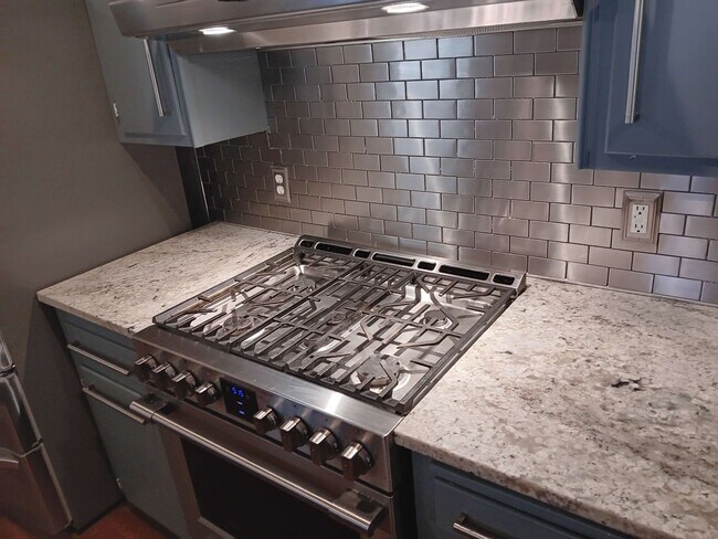 Building Photo - Huge 2-Bedroom Home in Heart of OKC – Fire...