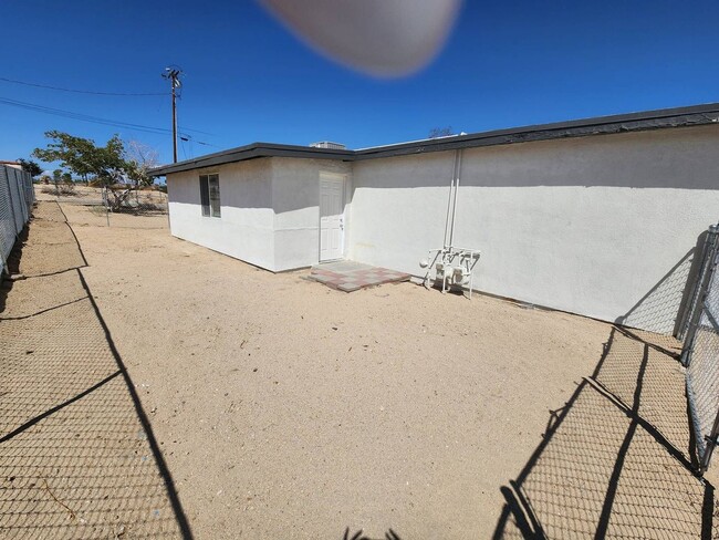 Building Photo - Ocotillo Apartments 6062-6064