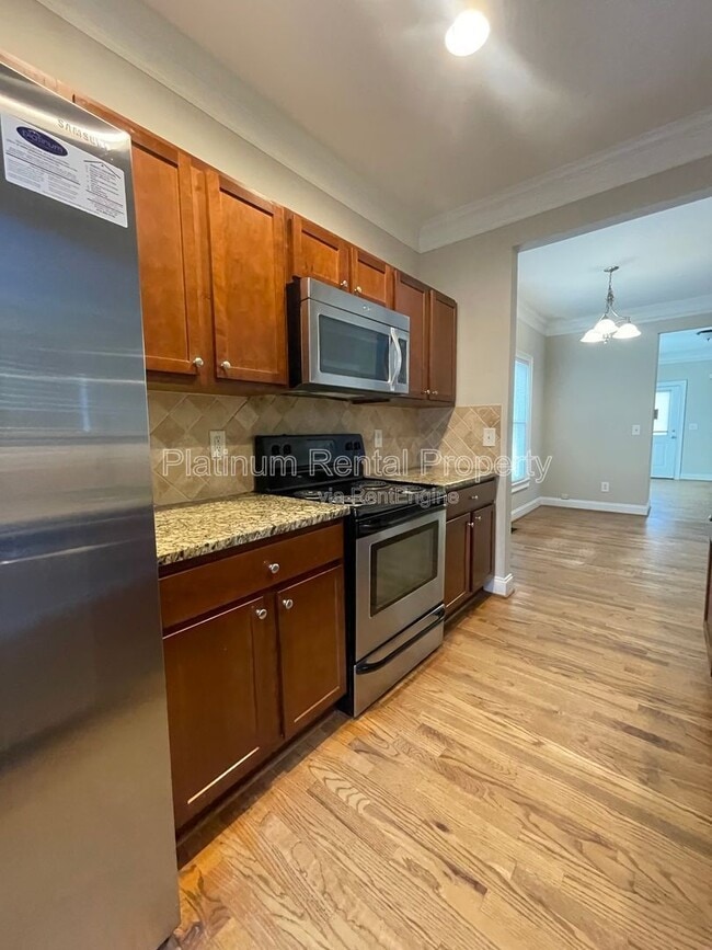 Building Photo - 750 Terry St SE