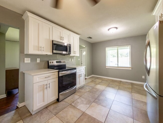 Building Photo - 10230 Agave Rd