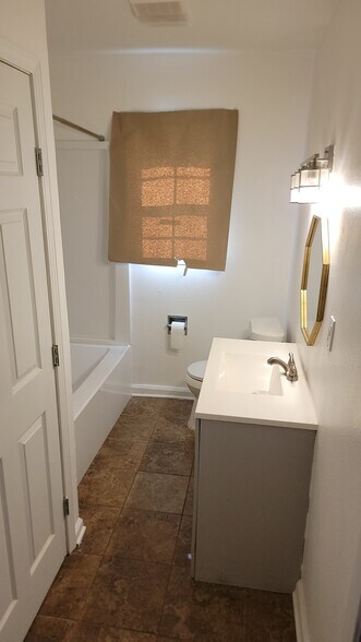 Building Photo - 8925 Colapissa St